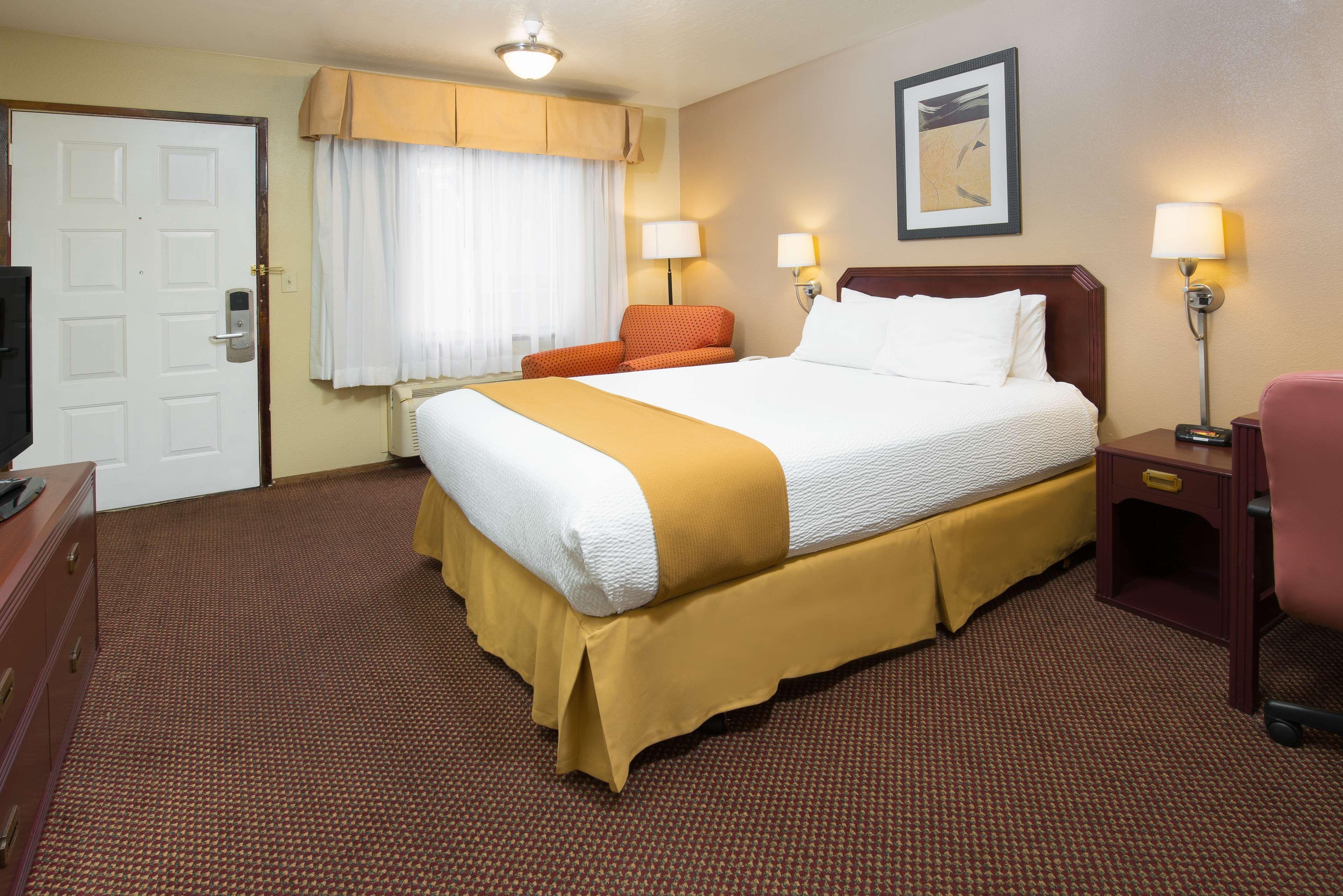 Days Inn By Wyndham Pinole Berkeley Εξωτερικό φωτογραφία