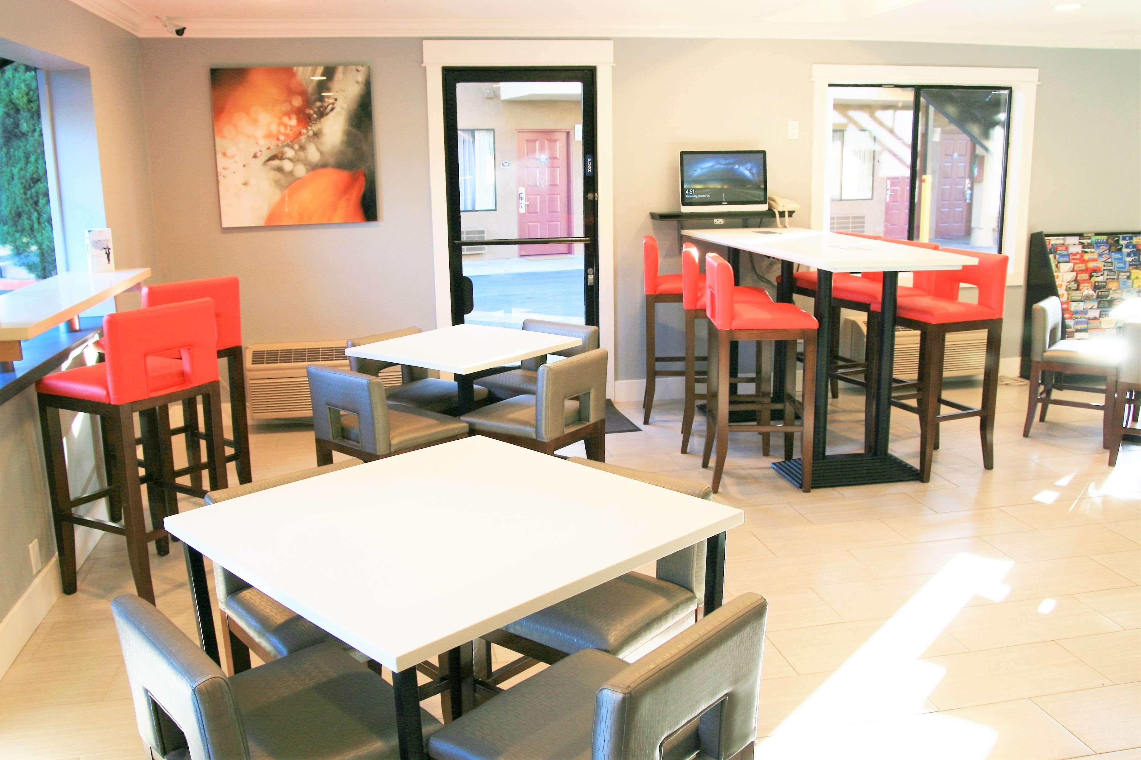 Days Inn By Wyndham Pinole Berkeley Εξωτερικό φωτογραφία