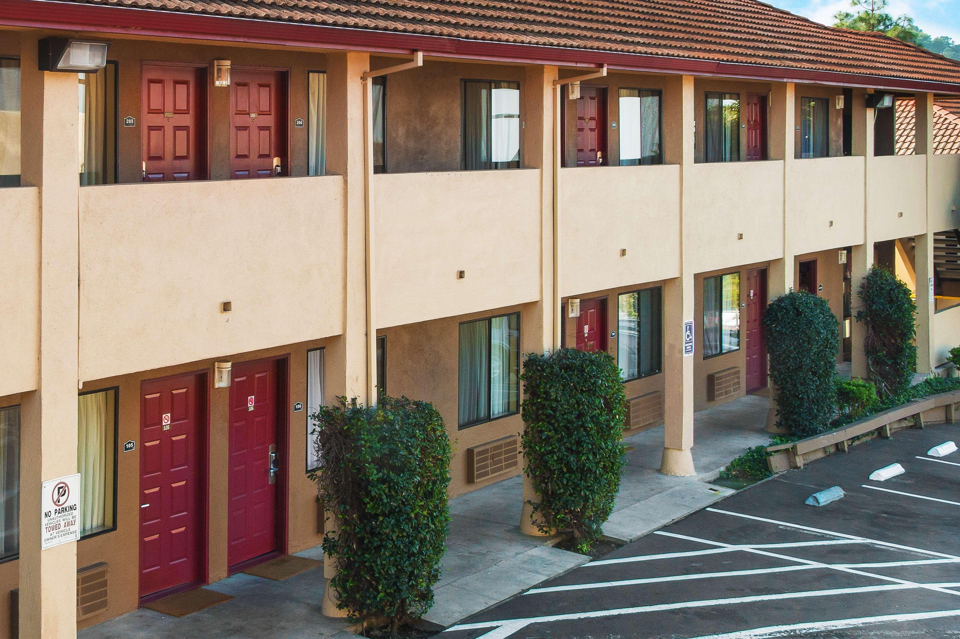 Days Inn By Wyndham Pinole Berkeley Εξωτερικό φωτογραφία