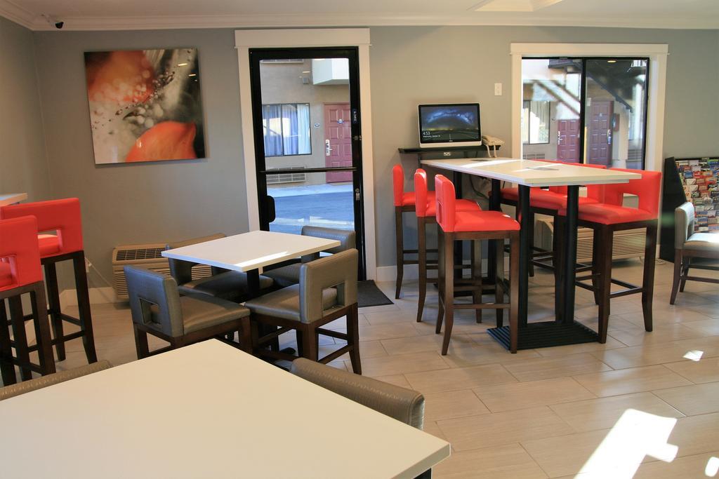 Days Inn By Wyndham Pinole Berkeley Εξωτερικό φωτογραφία