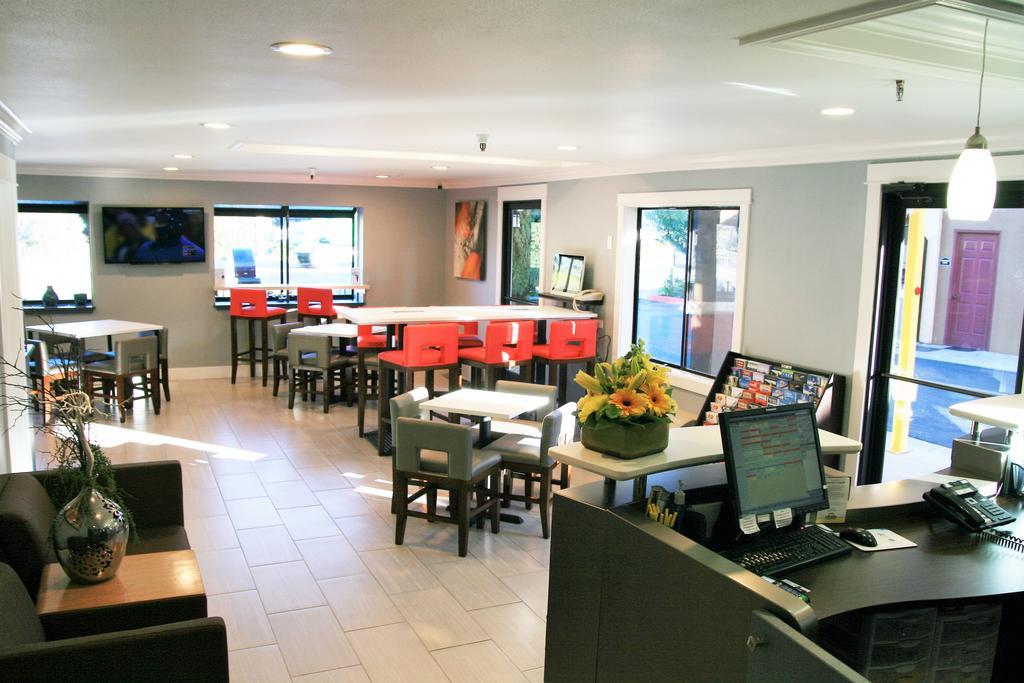 Days Inn By Wyndham Pinole Berkeley Εξωτερικό φωτογραφία